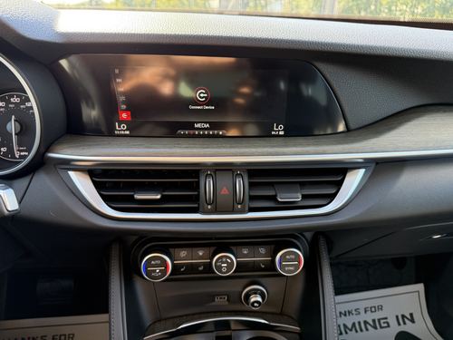 2018 Alfa Romeo Stelvio — photo 23
