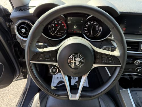2018 Alfa Romeo Stelvio — photo 25