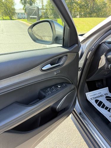 2018 Alfa Romeo Stelvio — photo 29