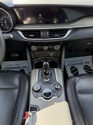 2018 Alfa Romeo Stelvio — photo 32
