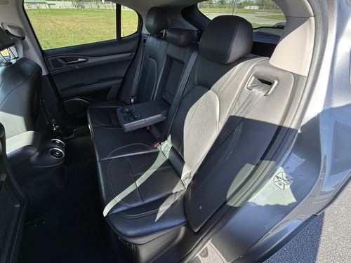 2018 Alfa Romeo Stelvio — photo 35