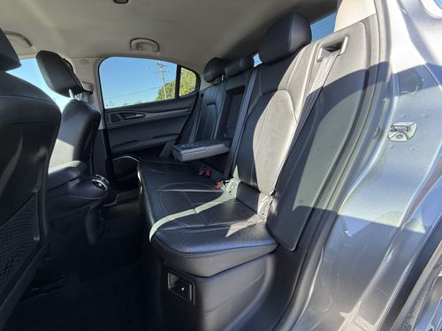2018 Alfa Romeo Stelvio — photo 36